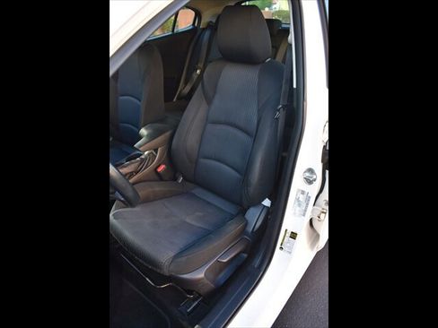 Used 2016 MAZDA MAZDA3 i Touring FWD image 16