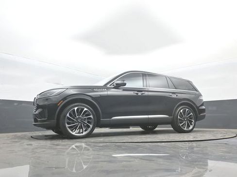 Used 2025 Lincoln Aviator Reserve w/ Equipment Group 201A AWD/4WD image 38