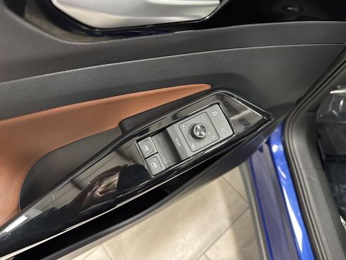 Used 2021 Volkswagen ID.4 Pro S w/ Gradient Package image 29