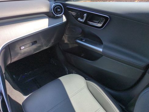 Used 2025 Mercedes-Benz C 300 Sedan image 16