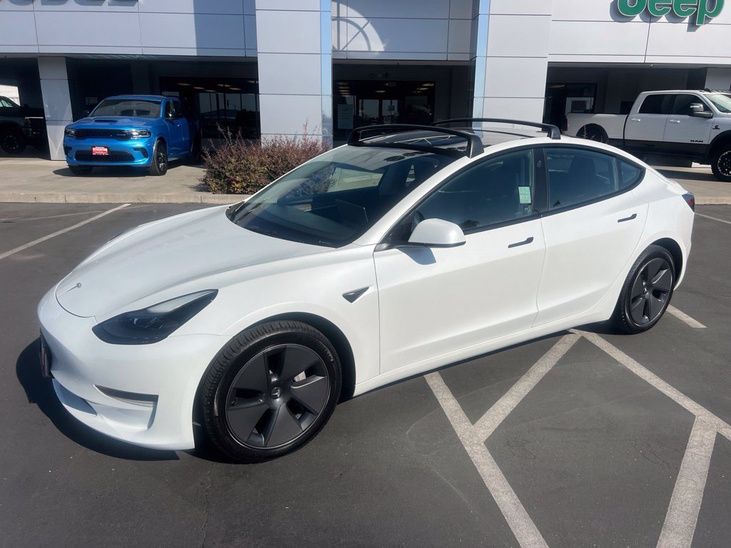 Used 2023 Tesla Model 3 Standard Range RWD image 2