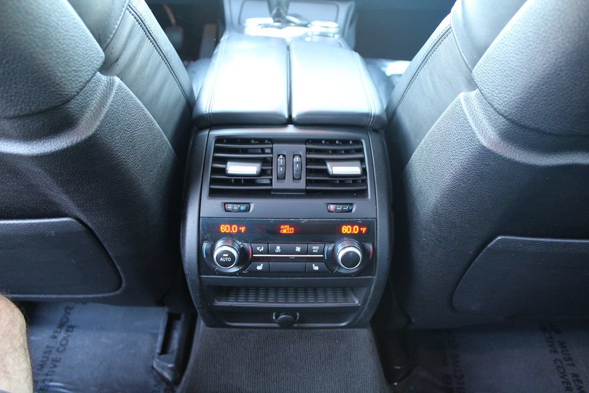 Used 2015 BMW M5 RWD image 29