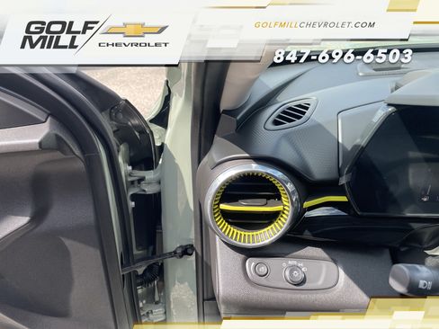 Used 2025 Chevrolet Trax ACTIV FWD image 15