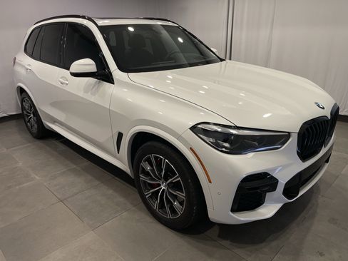 Certified 2023 BMW X5 xDrive40i w/ M Sport Package AWD/4WD image 3