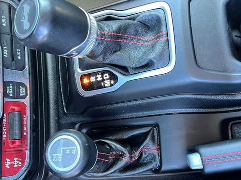 Used 2021 Jeep Wrangler Unlimited Rubicon AWD/4WD image 31