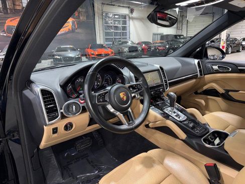Used 2016 Porsche Cayenne image 50