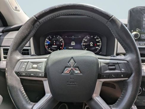 Used 2022 Mitsubishi Outlander SE FWD image 29