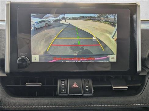 Used 2023 Toyota RAV4 XLE Premium image 14