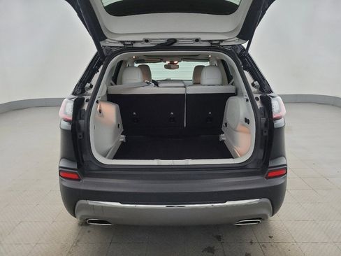 Used 2021 Jeep Cherokee Limited image 29