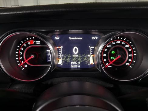 Used 2021 Jeep Wrangler Unlimited Rubicon AWD/4WD image 35