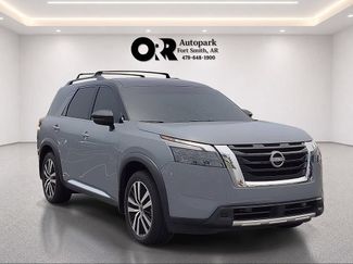 Used 2025 Nissan Pathfinder Platinum FWD video 1