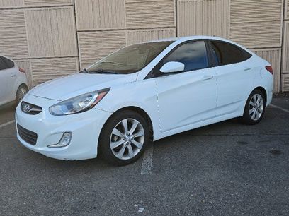 Used 2012 Hyundai Accent GLS w/ Premium Pkg 3