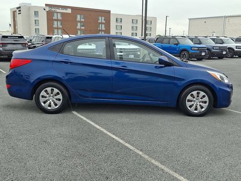Used 2017 Hyundai Accent SE FWD image 7