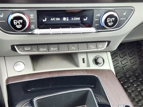 Used 2023 Audi Q5 2.0T Premium Plus w/ Premium Plus Package image 19