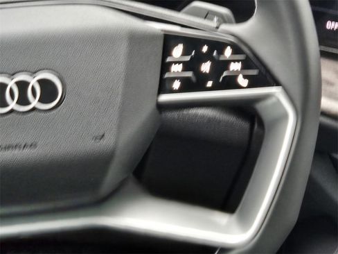 New 2025 Audi Q5 Premium Plus image 16