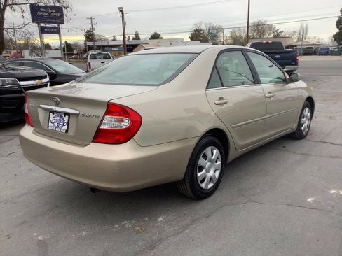 Used 2004 Toyota Camry LE image 9
