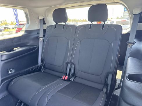 Used 2023 Jeep Grand Cherokee L Laredo RWD image 27