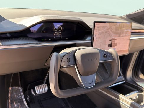 Used 2022 Tesla Model X Plaid AWD/4WD image 18