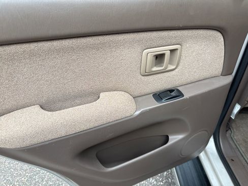 Used 2000 Toyota 4Runner SR5 image 5