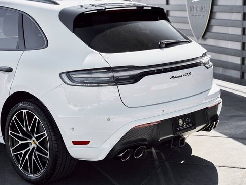 Used 2025 Porsche Macan GTS AWD/4WD image 10