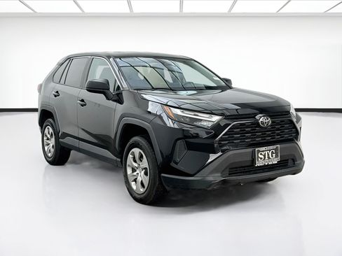 Used 2023 Toyota RAV4 LE FWD image 3