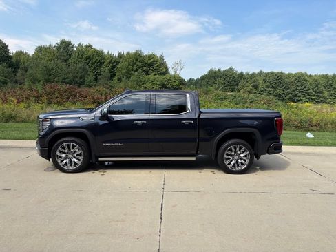 Used 2023 GMC Sierra 1500 Denali w/ Denali Reserve Package AWD/4WD image 6