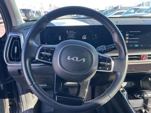 Used 2024 Kia Sorento S image 14