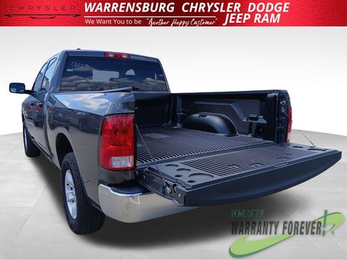 Used 2024 RAM 1500 Classic SLT AWD/4WD image 29