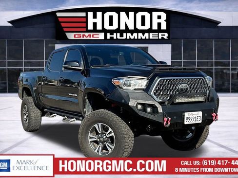 Used 2019 Toyota Tacoma TRD Sport image 1