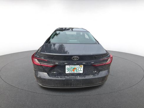 Used 2025 Toyota Camry LE image 6