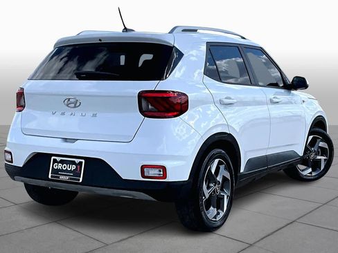 Used 2023 Hyundai Venue SEL image 12