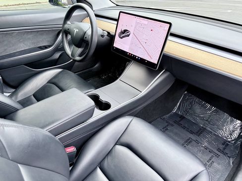Used 2020 Tesla Model 3 Performance image 18