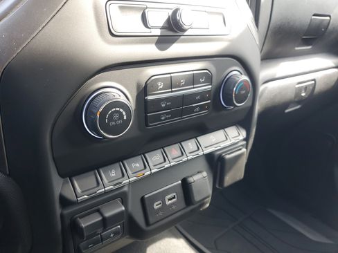 Used 2024 Chevrolet Silverado 2500 Custom w/ Custom Value Package image 26