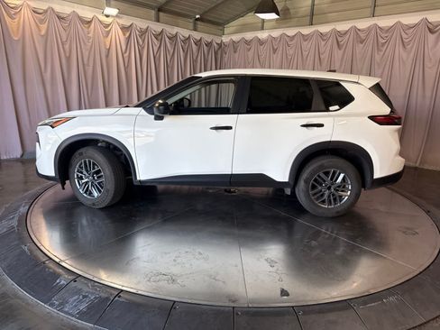 Used 2024 Nissan Rogue S FWD image 8
