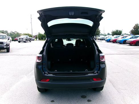 Used 2024 Jeep Compass Latitude AWD/4WD image 20