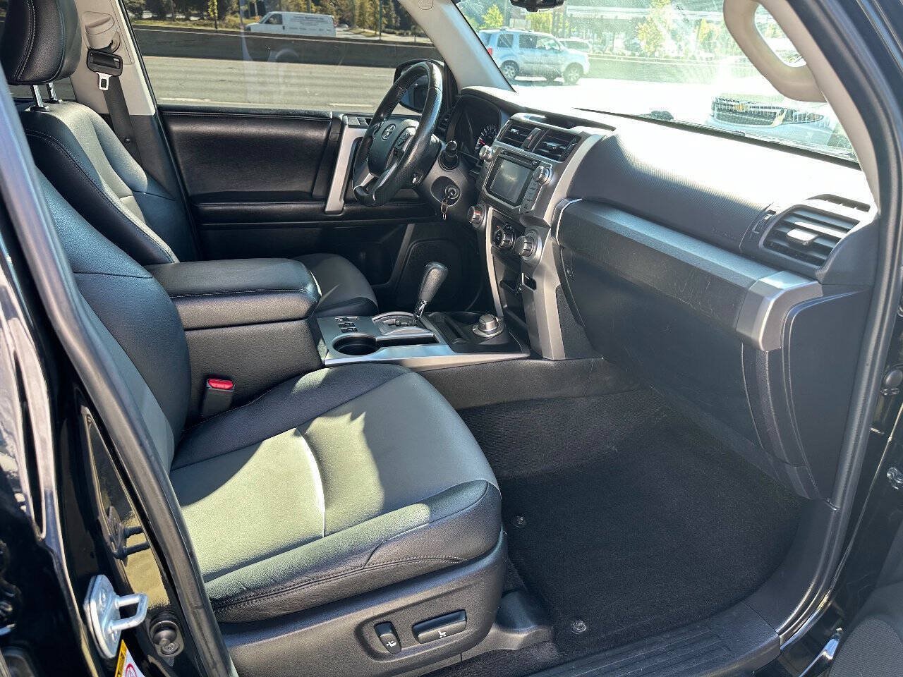 Used 2016 Toyota 4Runner 4WD image 16