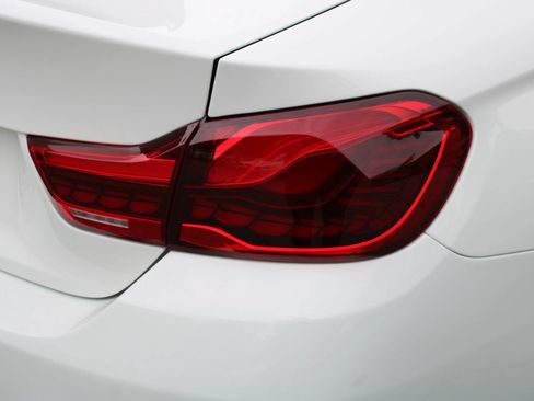 Used 2018 BMW M4 Coupe RWD image 33