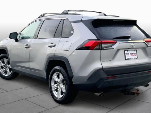 Used 2021 Toyota RAV4 XLE image 11