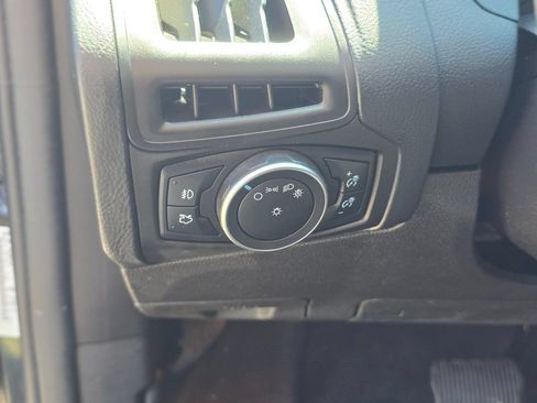 Used 2015 Ford Focus SE w/ SE Sport Package FWD image 24
