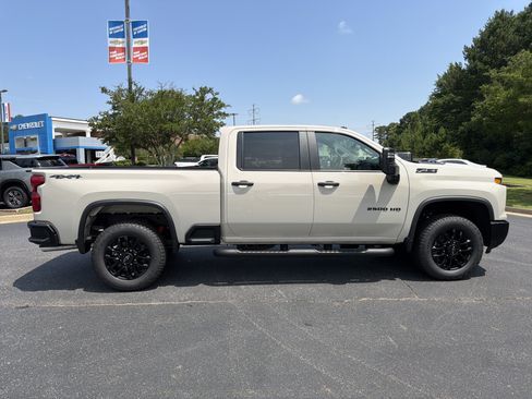 New 2026 Chevrolet Silverado 2500 Custom w/ Custom Value Package AWD/4WD image 4