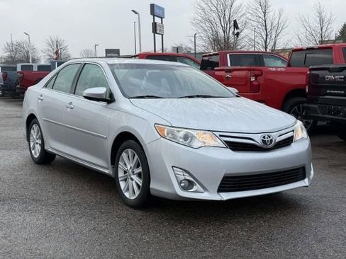 Used 2014 Toyota Camry XLE w/ Leather Package image 4