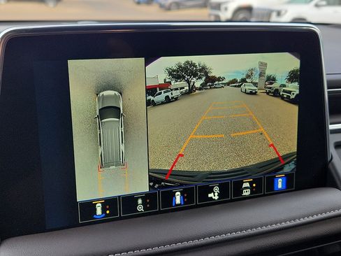 Used 2024 Chevrolet Tahoe Z71 w/ Off-Road Capability Package image 19