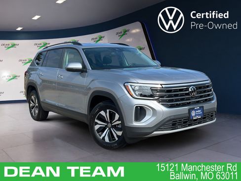 Certified 2025 Volkswagen Atlas SE image 1