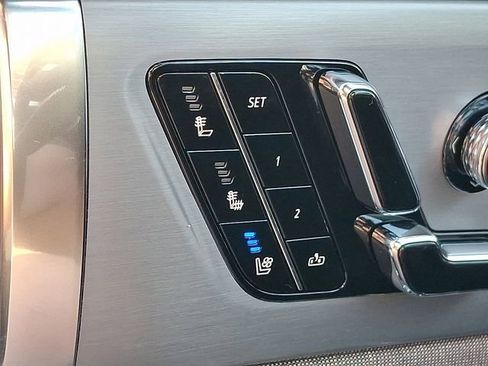 New 2026 Cadillac Vistiq Premium Luxury w/ LPO, Floor Liner Package AWD/4WD image 15