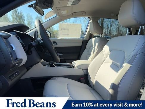 New 2026 Nissan Pathfinder SL image 10