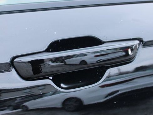 Used 2025 Jeep Grand Cherokee Laredo w/ Luxury Tech Group I image 9