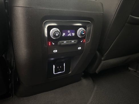 Used 2022 GMC Yukon Denali image 64