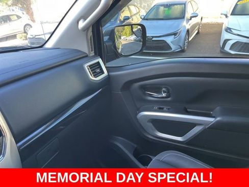 Used 2018 Nissan Titan SV w/ SV Convenience Package AWD/4WD image 25