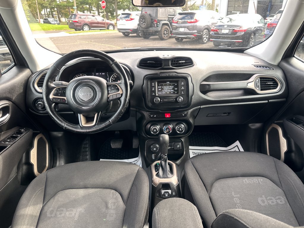 Used 2017 Jeep Renegade Latitude w/ Cold Weather Group AWD/4WD image 22