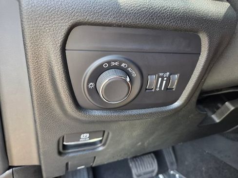 Certified 2025 Jeep Grand Cherokee Altitude AWD/4WD image 21